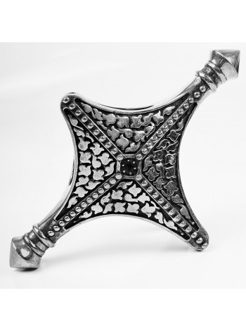 "Камінь", гарда для шаблі, біла бронза