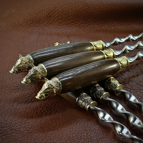 "Кабанчики", шампура ручної роботи в сагайдаку. "Кабанчики", шампура ручної роботи в сагайдаку.