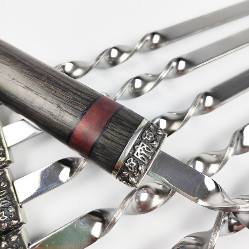 "Патріот" чорний дуб, шампури ручної роботи в сагайдаці 